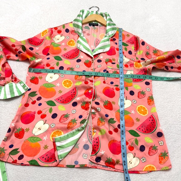 Karen Mabon XS or Small Pajama Set Fruits Medley top and shorts satin polyester - Picture 7 of 9